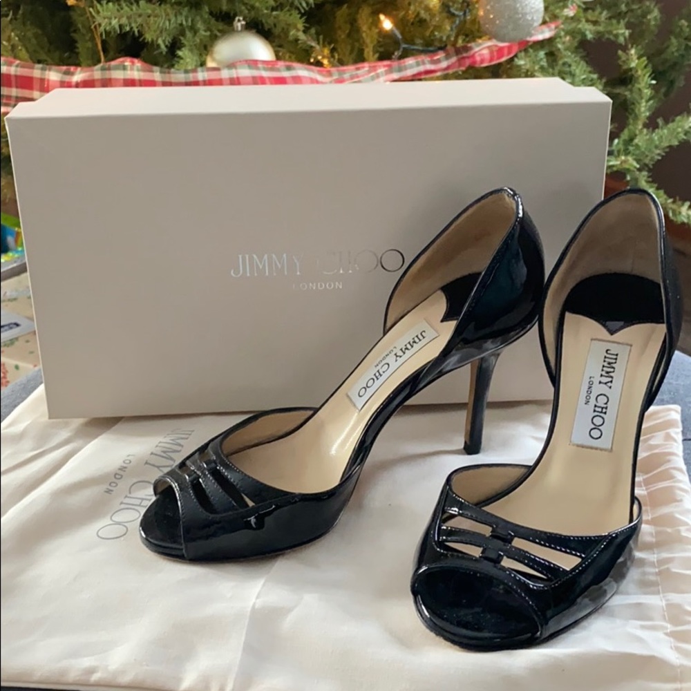 094Aura Black Patent Leather Jimmy Choo Pumps